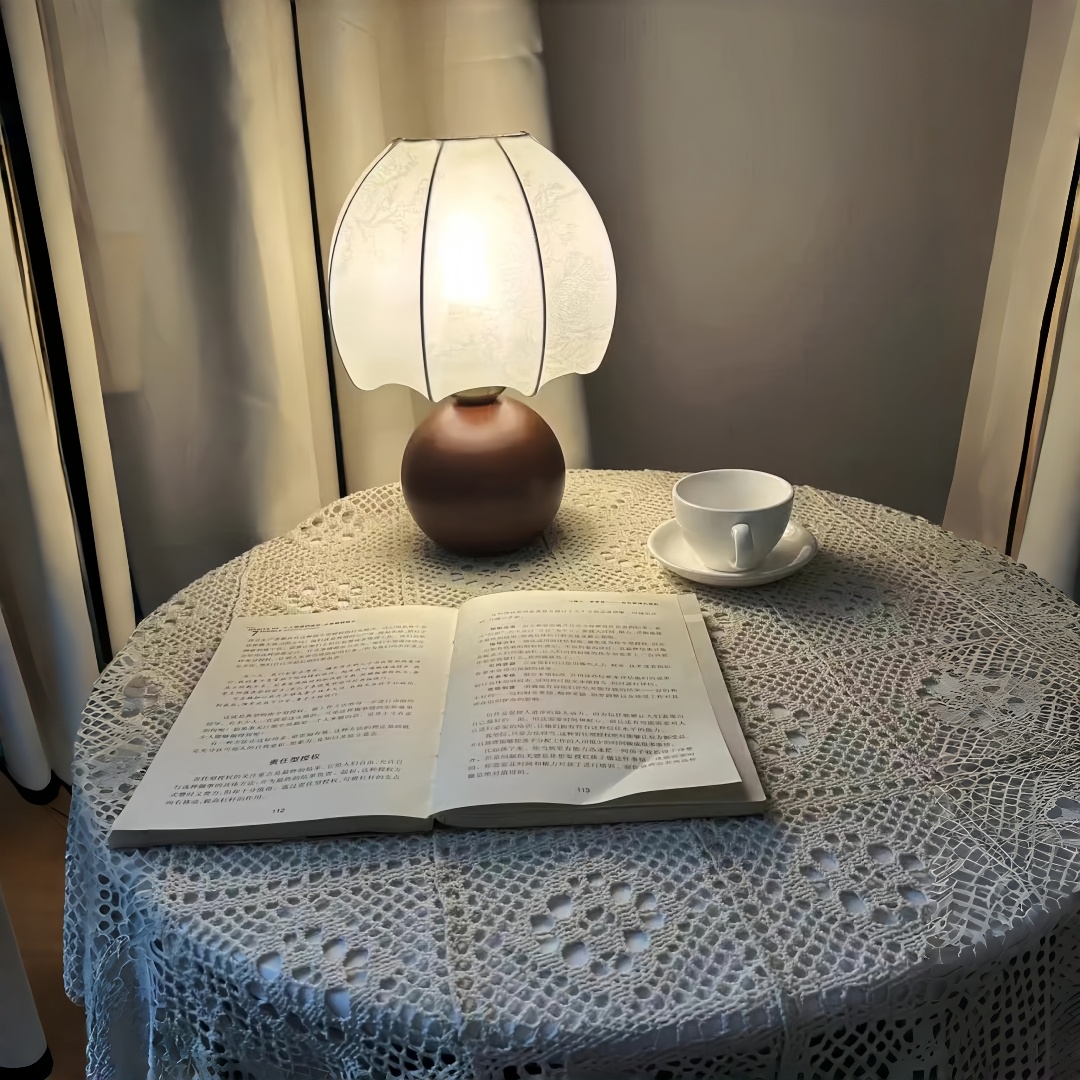 Vintage floral table lamp, med - Textiles For Home avaliação e preço